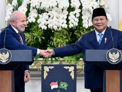 Prabowo Dapat Jersey Nomor 8 dari Presiden Brasil: Ini Nomor Keberuntungan Kita Berdua