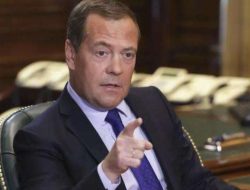 Dmitry Medvedev Ledek Sanksi AS: Ini Tindakan Perang!