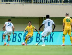 Mental Juara! Persebaya Tahan Imbang PSBS Biak 0-0 dengan 10 Pemain