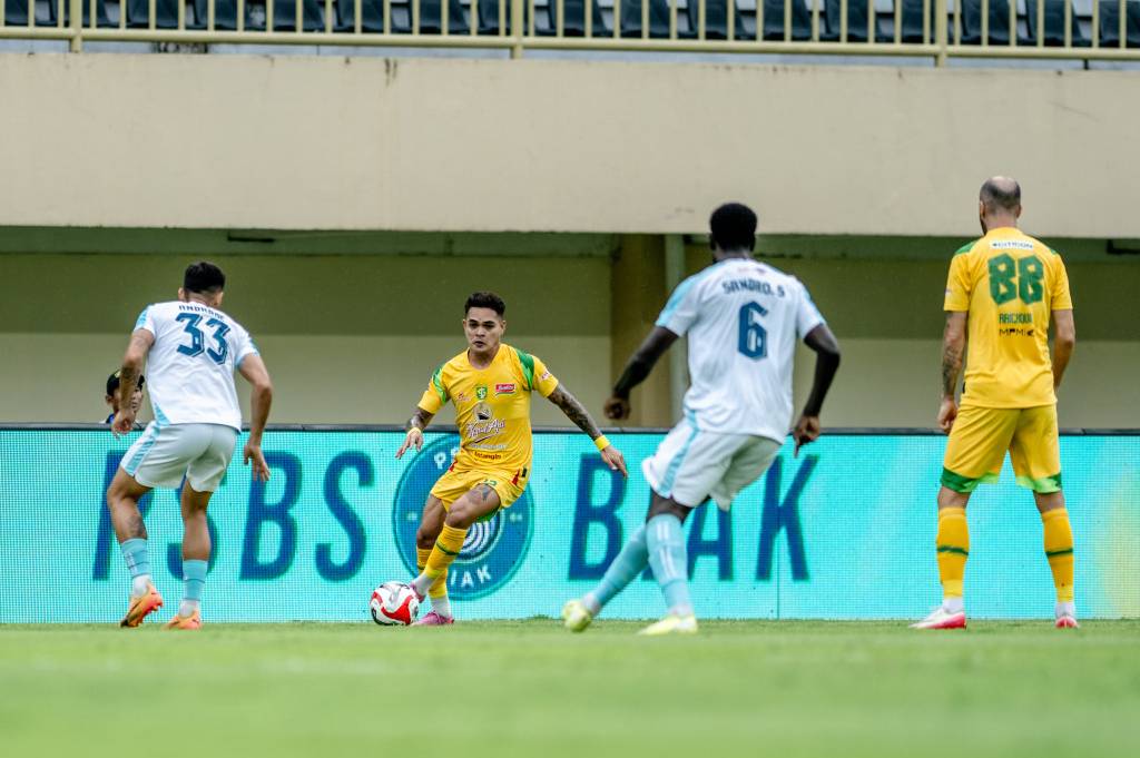 Mental Juara! Persebaya Tahan Imbang PSBS Biak 0-0 dengan 10 Pemain