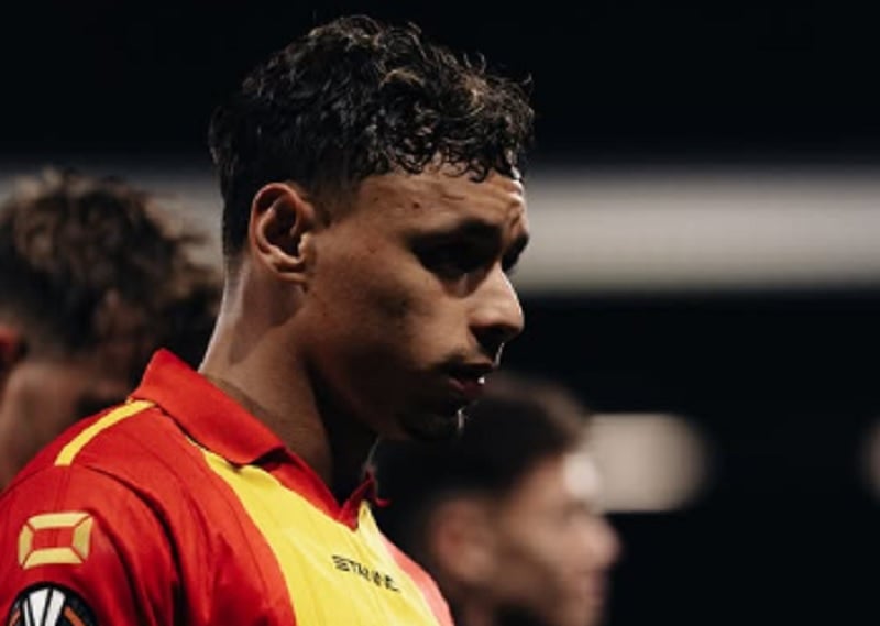 Dean James Jadi Dalang Kekalahan Aston Villa, Harapan Palsu Berujung Drama Penalti Gagal