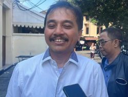 Roy Suryo Klaim Ijazah Jokowi 99,9% Palsu, Beberkan Bukti Tanda Tangan Ditutup KPU