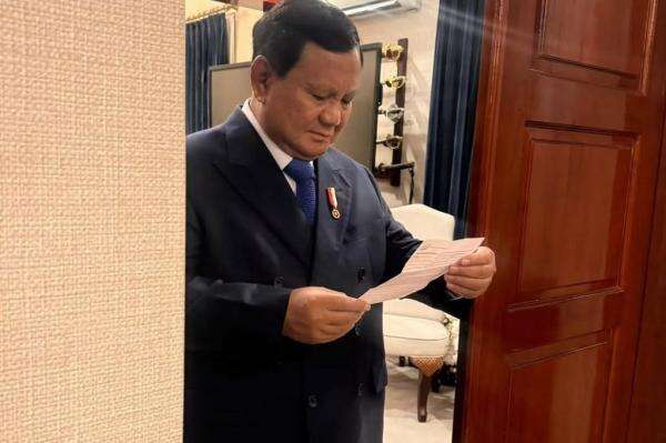 Presiden Prabowo Terharu Baca Surat Siswa SRMP, Isinya: Tunggu Kami Ya Pak