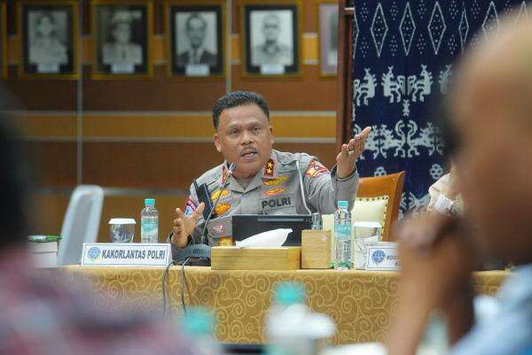 Kakorlantas Puji Dirlantas Jatim: Ini Kunci Sukses Pelayanan Publik yang Profesional
