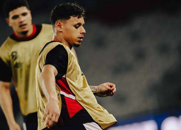 Dean James Dituduh Beri Harapan Palsu ke Aston Villa, Emiliano Buendia Gagal Penalti Vital!