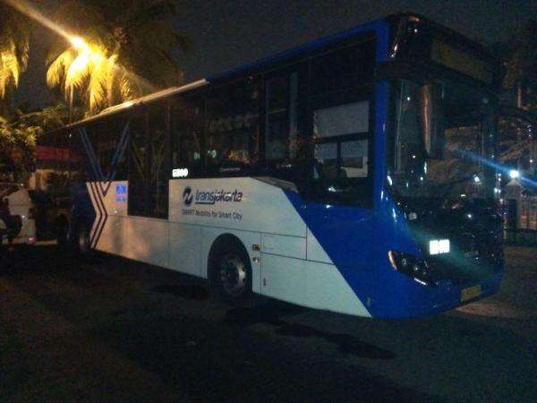 Kemacetan Parah Lumpuhkan 4 Rute Transjakarta, Penumpang Mengeluh!