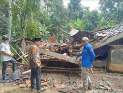 Hujan & Angin Kencang Terjang Bogor, 20 Rumah Rusak Berat!