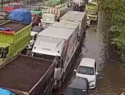Banjir Semarang Lumpuhkan Kaligawe 3 Hari, 38 Ribu Jiwa Terdampak & Truk Terjebak 24 Jam
