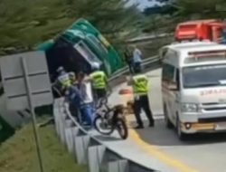 Tragis! Bus Wisata Semarang Terguling di Tol Pemalang, 4 Tewas Diduga Akibat Rem Blong