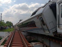 KA Purwojaya Anjlok di Bekasi: Kronologi, Dampak, dan Upaya Normalisasi Terkini