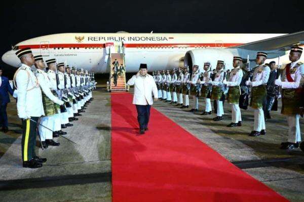 Presiden Prabowo Tiba di Malaysia, Hadiri KTT ASEAN 2025: Agenda & Tujuannya