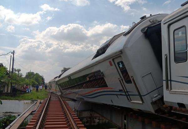 KA Purwojaya Anjlok di Bekasi: Kronologi Lengkap, Penyebab Diduga Bogie Lepas, dan Respons Darurat KNKT