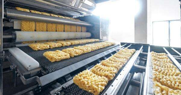 Prospek Saham F&B & Unggas 2025: Rekomendasi INDF dan JPFA di Tengah Daya Beli Melemah