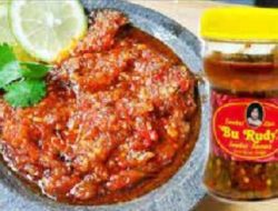 5 Oleh-Oleh Khas Surabaya Tahan Lama, Buat Perjalanan Pulang Makin Berkesan!
