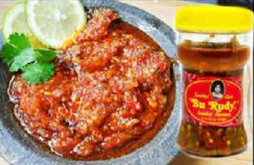 5 Oleh-Oleh Khas Surabaya Tahan Lama, Buat Perjalanan Pulang Makin Berkesan!