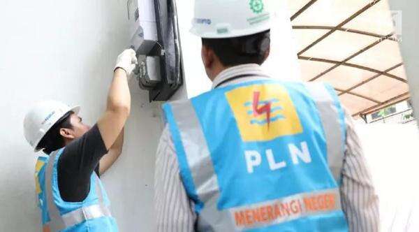 Listrik Gratis untuk 21 Keluarga di Banyuwangi, PLN Wujudkan Mimpi di Hari Listrik Nasional ke-80