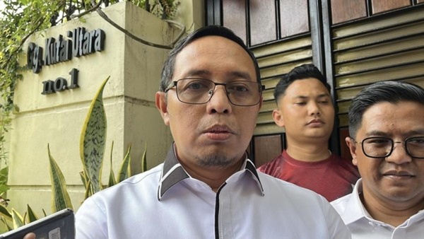 Hasan Nasbi Peringatkan Gaya Komunikasi Menkeu Purbaya: Bisa Lemahkan Pemerintah!