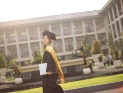 Amanda Eka Lupita, Lulusan S2 Termuda UGM di Usia 22 Tahun: Kisah dan Kiat Suksesnya
