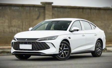 BYD Qin L DM-i Resmi Meluncur: Jarak Tempuh 2.100 Km, Harga Rp 216 Jutaan!