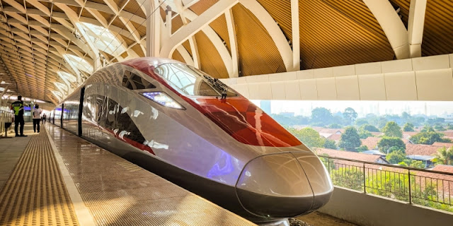 Misteri Proyek Whoosh: Kenaikan Bunga hingga Rp 20 T yang Bikin Uang Rakyat Melayang