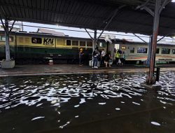 Banjir Semarang Lumpuhkan 16 Perjalanan KA, Ini Daftar Kereta yang Dibatalkan dan Cara Refund Tiket