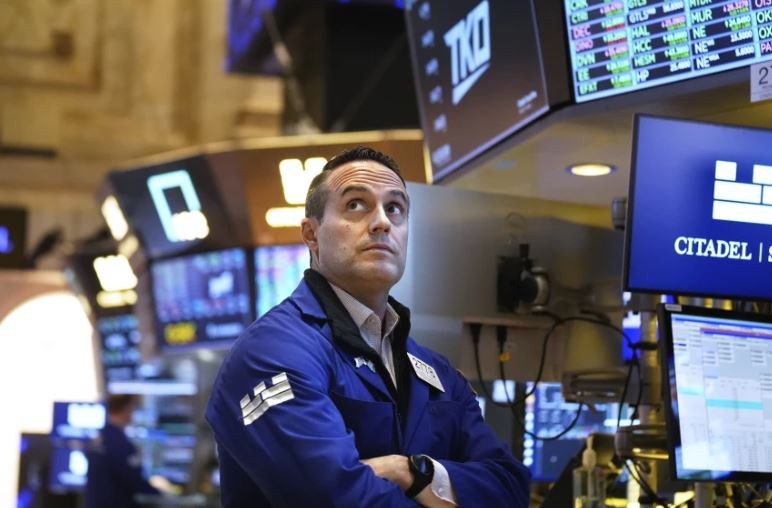 Wall Street Melonjak Jelang Keputusan The Fed, Dihantam Laporan Emiten Teknologi & Isu Trump-Xi