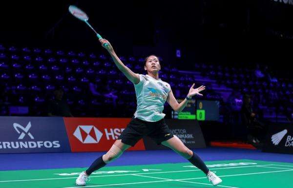 Putri Kusuma Wardani Hancurkan Anna Siess Ryberg, Lolos ke 16 Besar Hylo Open 2025!