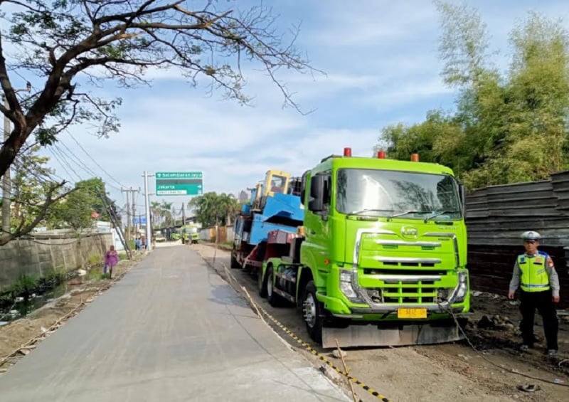 Truk Anjlok di Kosambi Tangerang Pagi Ini, Lalu Lintas Macet Parah