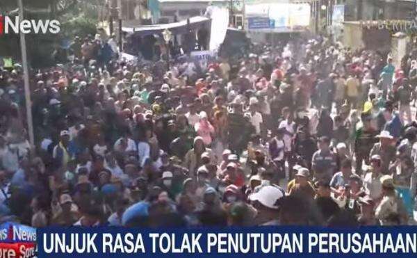 Demo Toba PKL Tuntut Klarifikasi Pendeta Victor Tinambunan, Bupati Turun Tangan