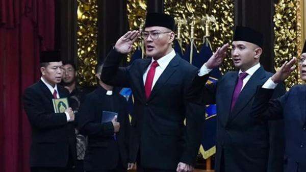 Riwayat Pendidikan Deddy Corbuzier: S1 Psikologi Atma Jaya hingga Gelar Doktor