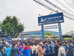 PHK Massal PT Multistrada: 370 Karyawan Pabrik Ban di Bekasi Dipecat, Serikat Protes