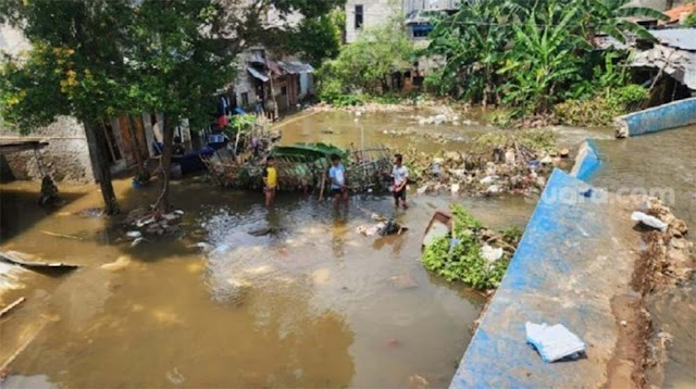Banjir Bandang Jati Padang 1.5 Meter: Kronologi & Dampak Jebolnya Tanggul Baswedan