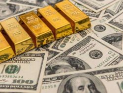 Harga Emas Turun Pekan Ini, Tapi Cetak Kenaikan Bulanan Ketiga: Analisis dan Proyeksi