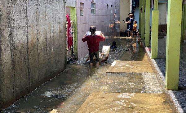 Banjir Jati Padang Jakarta Selatan 2025: Genangan Air Setinggi Lutut Belum Surut