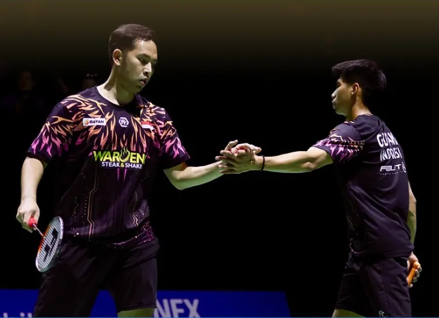 Sabar/Reza Kalahkan Unggulan Malaysia di Hylo Open 2025: Kunci Kemenangan & Strategi ke Semifinal