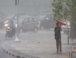 Puncak Musim Hujan 2025-2026: Waspada Banjir & Tanah Longsor Menurut BMKG