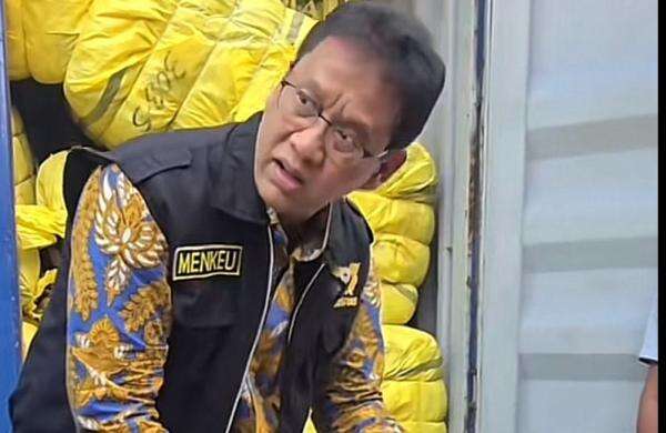 Menteri Keuangan Purbaya Sidak Pakaian Impor Ilegal di Cikarang, Beri Ultimatum Keras