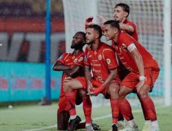 Analisis Kemenangan Persija 3-1 vs PSBS: Taktik Mauricio Souza & Hattrick Emaxwell