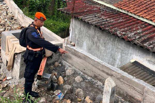 KAI Daop 1 Jakarta Tertibkan Bangunan Ilegal di Atas Lahan Miliknya di Bogor