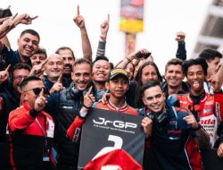 Kiandra Ramadhipa Juara FIM JuniorGP Barcelona 2025, Start dari Posisi 24!