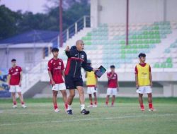 Strategi Nova Arianto Bebaskan Timnas U-17 dari Tekanan Piala Dunia 2025