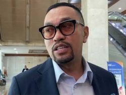 Ahmad Sahroni Jatuh dari Plafon Saat Rumahnya Dijarah Massa, Foto Keluarga Ikut Raib