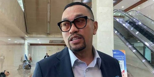 Ahmad Sahroni Jatuh dari Plafon Saat Rumahnya Dijarah Massa, Foto Keluarga Ikut Raib