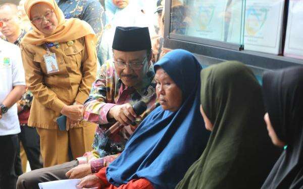 Mensos Tegaskan Larangan Keras Bansos untuk Beli Rokok, Bayar Utang, dan Judi