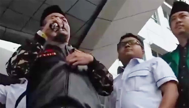 Demo Komisaris Transjakarta Ancam Gorok Leher, Kecaman Publik Internasional & Desak Dipecat