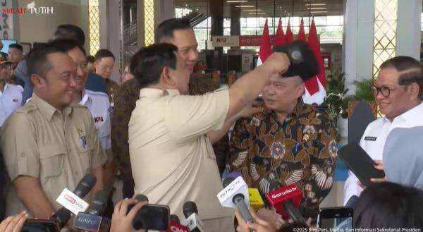 Prabowo Copot Topi Menhub Dudy & Perintahkan Proyek Kereta Sulawesi, Kalimantan, Sumatera