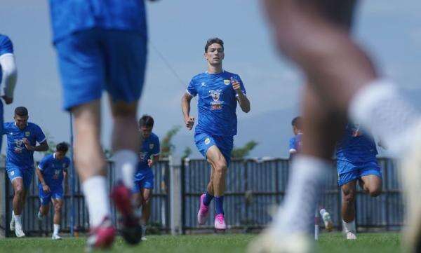 Federico Barba Kunci Pertahanan Persib, Bojan Hodak: Dia Pemimpin Sejati