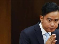 Roy Suryo Bawa Bukti dari Sydney, Tantang Gibran Pamerkan Sertifikat UTS Insearch