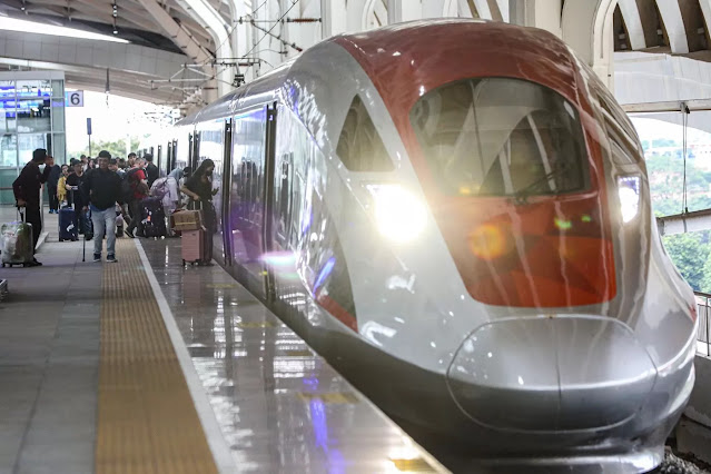 Prabowo Tanggung Jawab Penuh Atas Utang Whoosh: PSI Apresiasi Sikap Negarawan