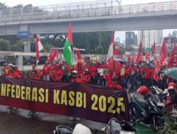 Demo Buruh Kasbi 2025: 10 Tuntutan Kenaikan Upah 15% & UU Pro Buruh